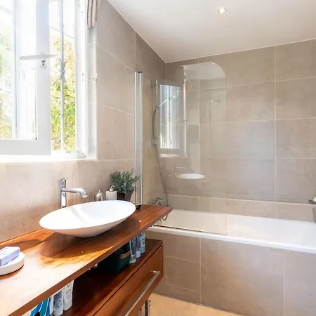 빌라 La Belle Vie Charming House With Pool Saint-Didier-au-Mont-d'Or